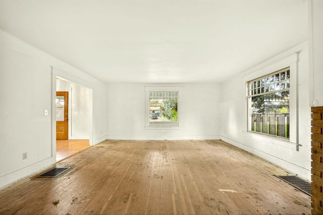 811 NW 5th Street, Grants Pass, OR 97526