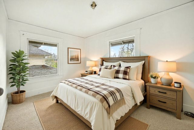 811 NW 5th Street, Grants Pass, OR 97526