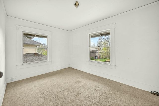 811 NW 5th Street, Grants Pass, OR 97526