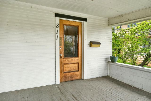 811 NW 5th Street, Grants Pass, OR 97526