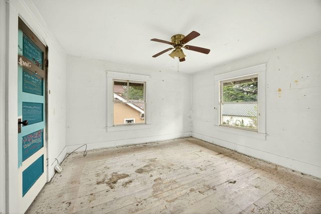 811 NW 5th Street, Grants Pass, OR 97526