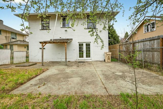 811 NW 5th Street, Grants Pass, OR 97526