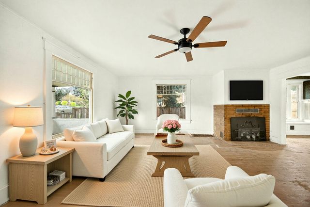 811 NW 5th Street, Grants Pass, OR 97526