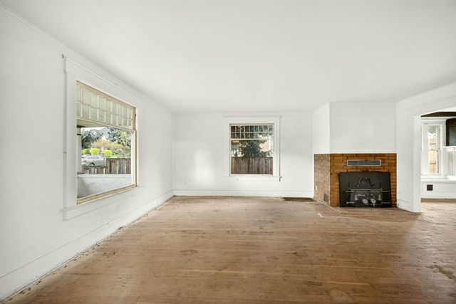 811 NW 5th Street, Grants Pass, OR 97526