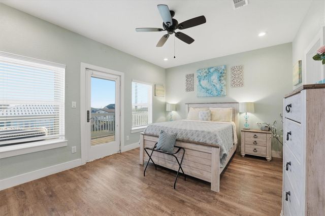 13102 John Reynolds Road, Galveston, TX 77554