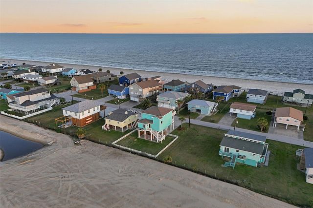 13102 John Reynolds Road, Galveston, TX 77554