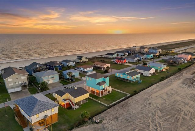 13102 John Reynolds Road, Galveston, TX 77554