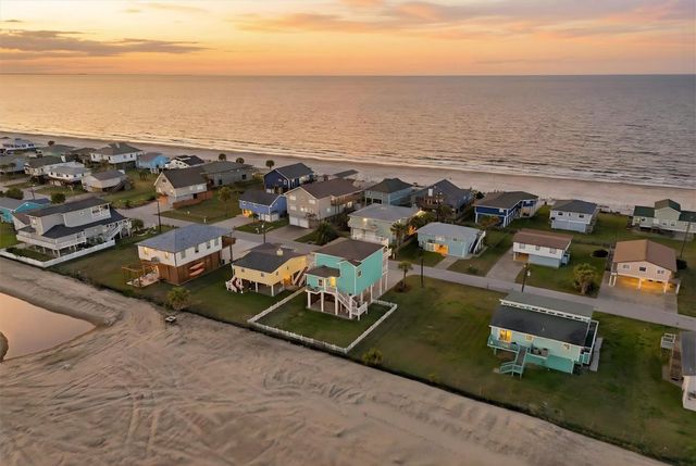 13102 John Reynolds Road, Galveston, TX 77554