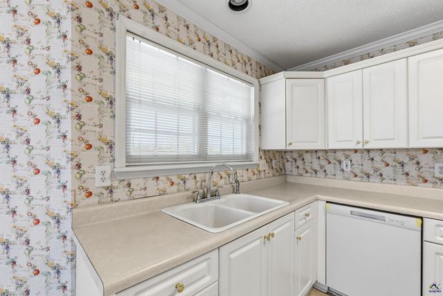 8278 Lower Thomaston Rd, Macon, GA 31022