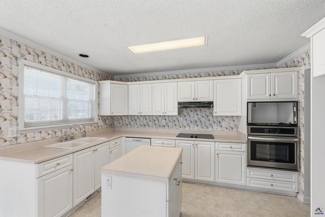 8278 Lower Thomaston Rd, Macon, GA 31022