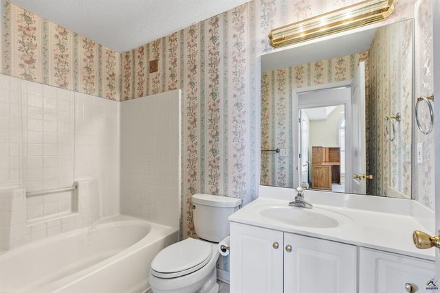 8278 Lower Thomaston Rd, Macon, GA 31022