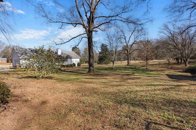 8278 Lower Thomaston Rd, Macon, GA 31022
