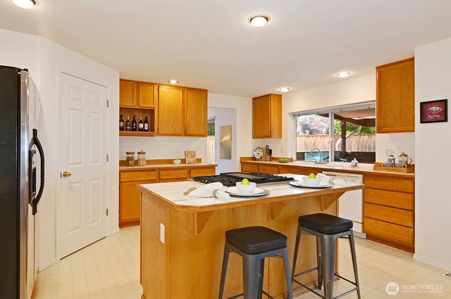 4313 NE 6th Court, Renton, WA 98059