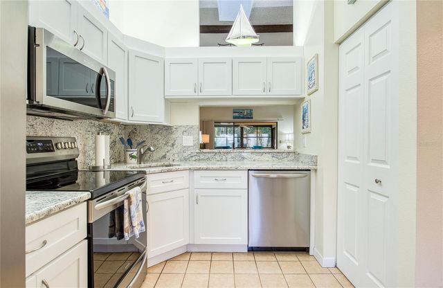 3180 CHARTER CLUB DRIVE B, Tarpon Springs, FL 34688