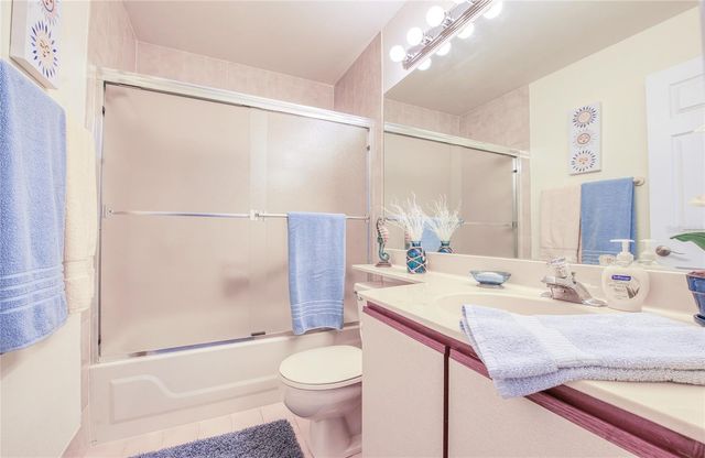 3180 CHARTER CLUB DRIVE B, Tarpon Springs, FL 34688