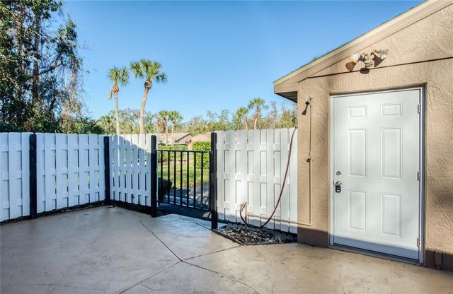 3180 CHARTER CLUB DRIVE B, Tarpon Springs, FL 34688