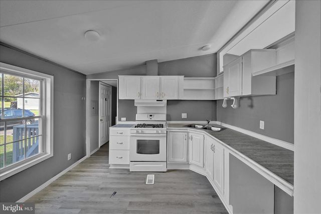 107 WHITE PINE AVE, Hamburg, PA 19526