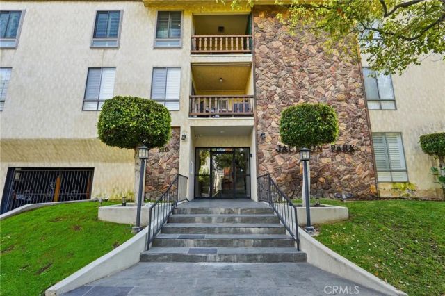 510 N Jackson Street 301, Glendale, CA 91206