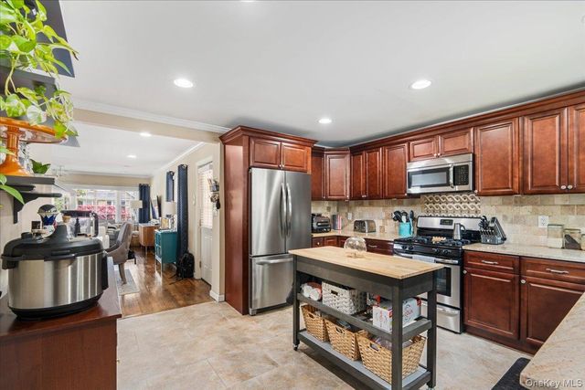 77 Scudder Avenue, Copiague, NY 11726
