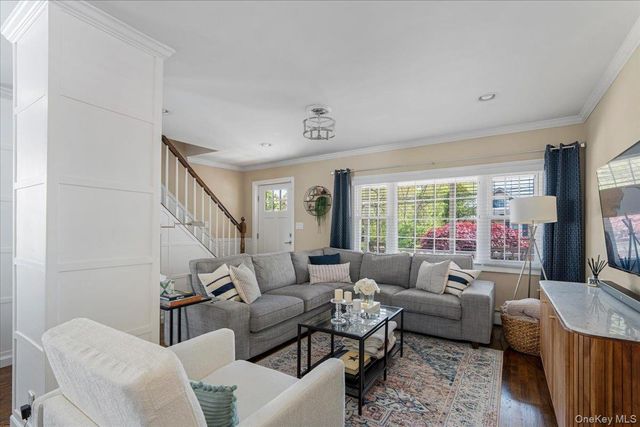 77 Scudder Avenue, Copiague, NY 11726