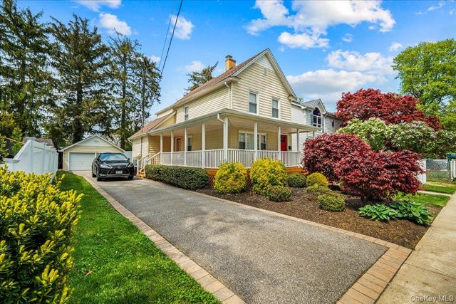 77 Scudder Avenue, Copiague, NY 11726