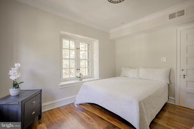 97 E BELLS MILL RD, Philadelphia, PA 19118