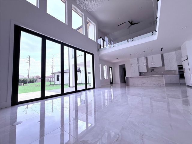 2217 Waterford Village Boulevard, Missouri City, TX 77459