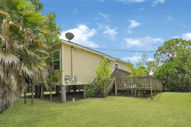 2329 Avenue D, San Leon, TX 77539