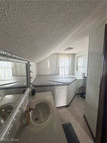 3269 Greenwich Road, Wadsworth, OH 44281