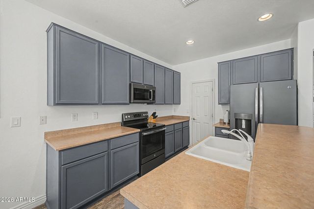 2217 W ALICIA Drive, Phoenix, AZ 85041