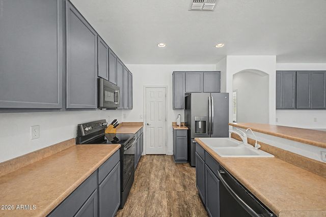 2217 W ALICIA Drive, Phoenix, AZ 85041