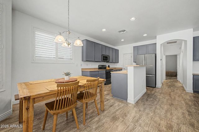 2217 W ALICIA Drive, Phoenix, AZ 85041