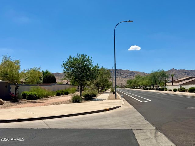 2217 W ALICIA Drive, Phoenix, AZ 85041