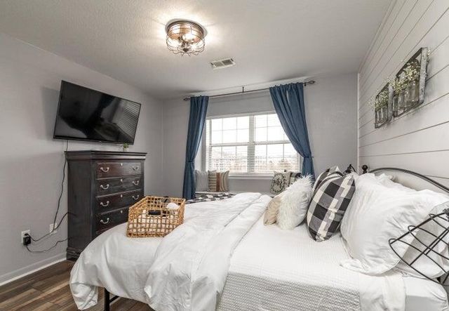 525 Valley View Road 301, Branson, MO 65616