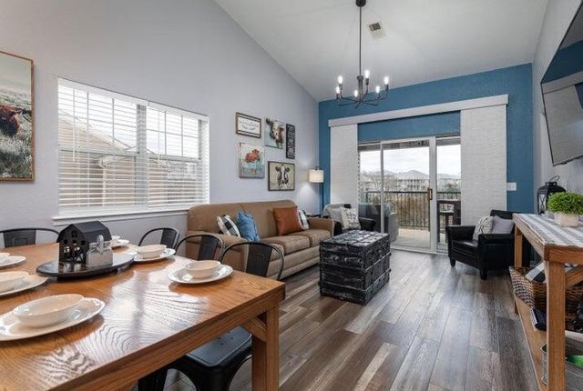 525 Valley View Road 301, Branson, MO 65616