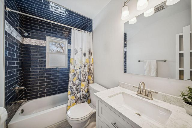 8450 Kraay Avenue, Munster, IN 46321