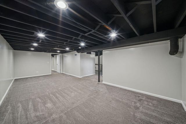 8450 Kraay Avenue, Munster, IN 46321