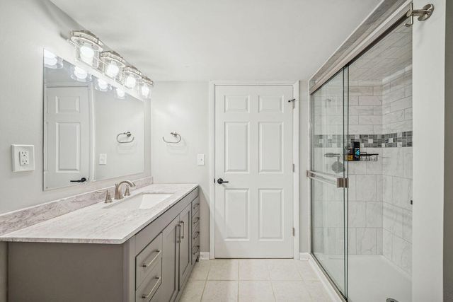 8450 Kraay Avenue, Munster, IN 46321