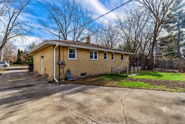 8450 Kraay Avenue, Munster, IN 46321