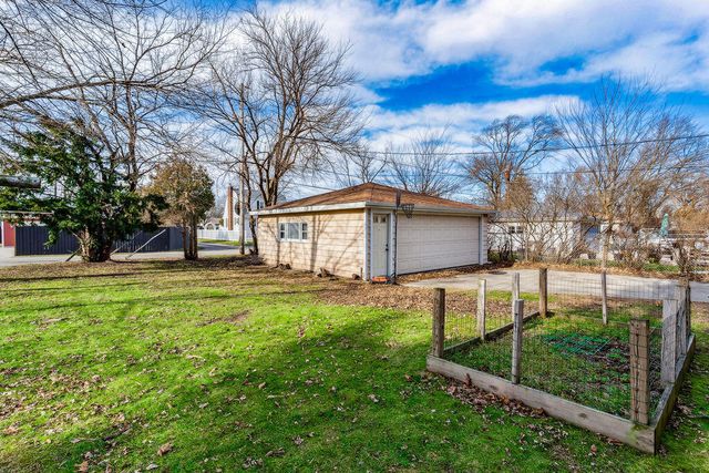 8450 Kraay Avenue, Munster, IN 46321