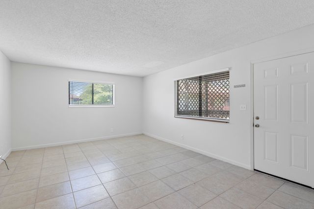 2054 NW 43RD Terrace 4, Lauderhill, FL 33313