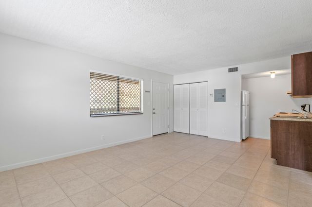 2054 NW 43RD Terrace 4, Lauderhill, FL 33313