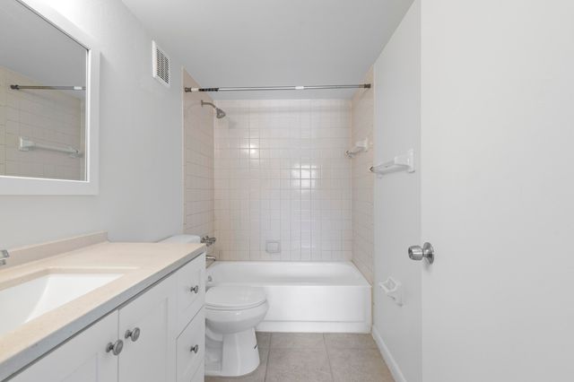2054 NW 43RD Terrace 4, Lauderhill, FL 33313