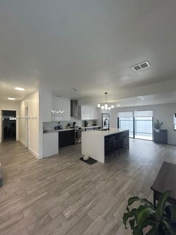 3440 SW 91st Ave, Miami, FL 33165