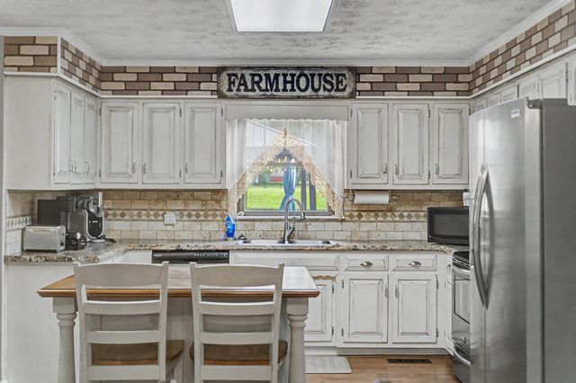 105 Sonoma Dr, Lafayette, TN 37083