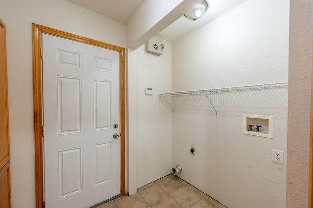 17180 N CROWNVIEW DR, Centralia, MO 65240