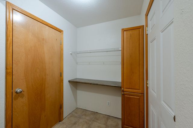 17180 N CROWNVIEW DR, Centralia, MO 65240