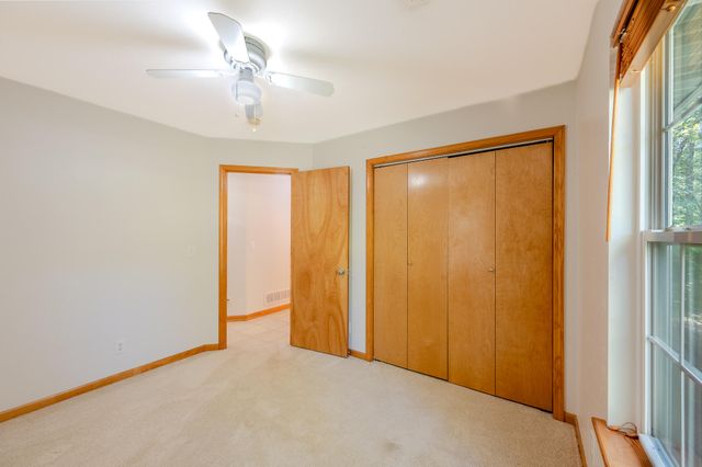 17180 N CROWNVIEW DR, Centralia, MO 65240