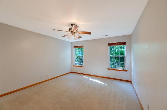 17180 N CROWNVIEW DR, Centralia, MO 65240