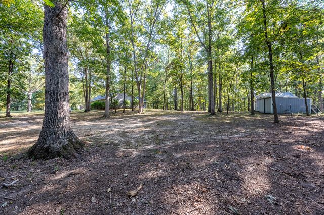 17180 N CROWNVIEW DR, Centralia, MO 65240